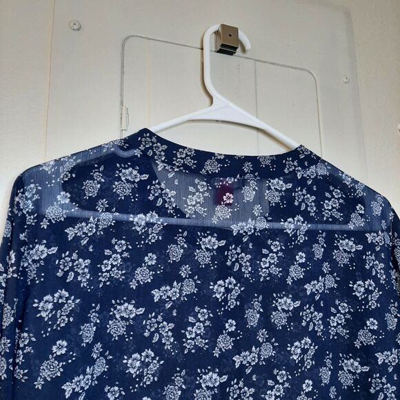 Vince Camuto Women Blue White Floral Print Blouse Sheer See Through Size PM - Picture 11 of 11